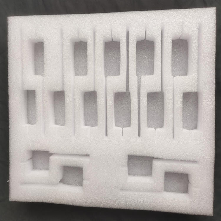 ���Ƹ������������β�